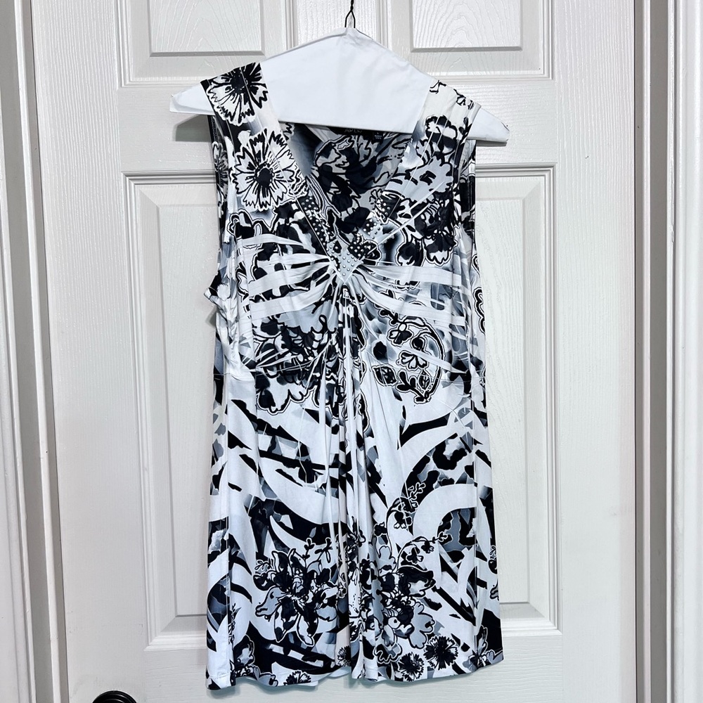 APT. 9 black and white top